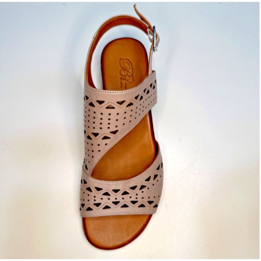 Biza Sandal 37 Leather Laser Cut Ladies US 6-6.5 Taupe Cushioned Sole NWT